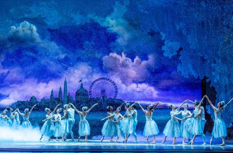 The Nutcracker by Joffrey Ballet no Lyric Opera House (Cheryl Mann)