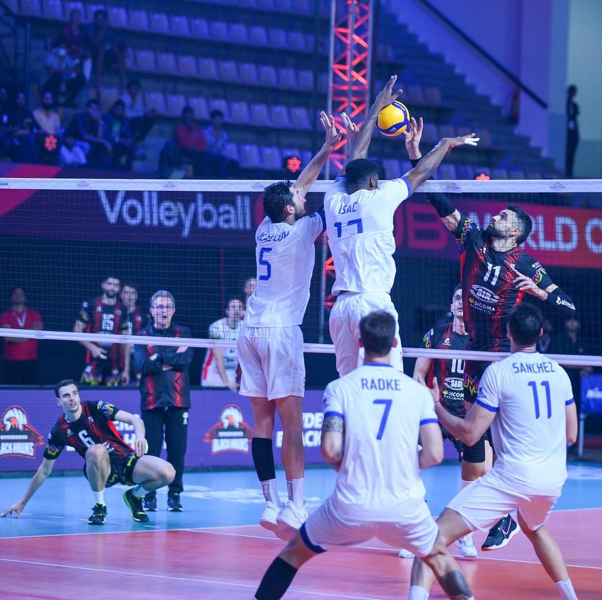 Minas perde para o Perugia no Mundial (Deepu Thomas/FIVB)