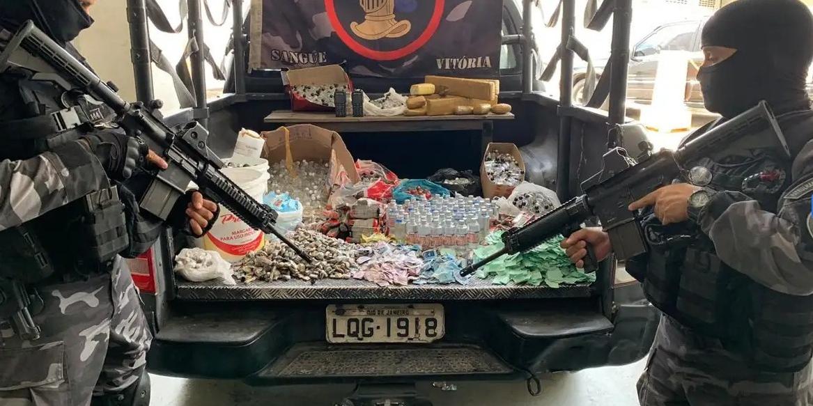 apreensão de drogas em operação no Rio de Janeiro (Reprodução / Twitter PMRJ)
