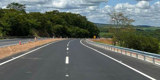 Com essa liberação, a rodovia passa a contar com 90,5 quilômetros de pistas duplicadas em 2023 (Eco135 / divulgação)