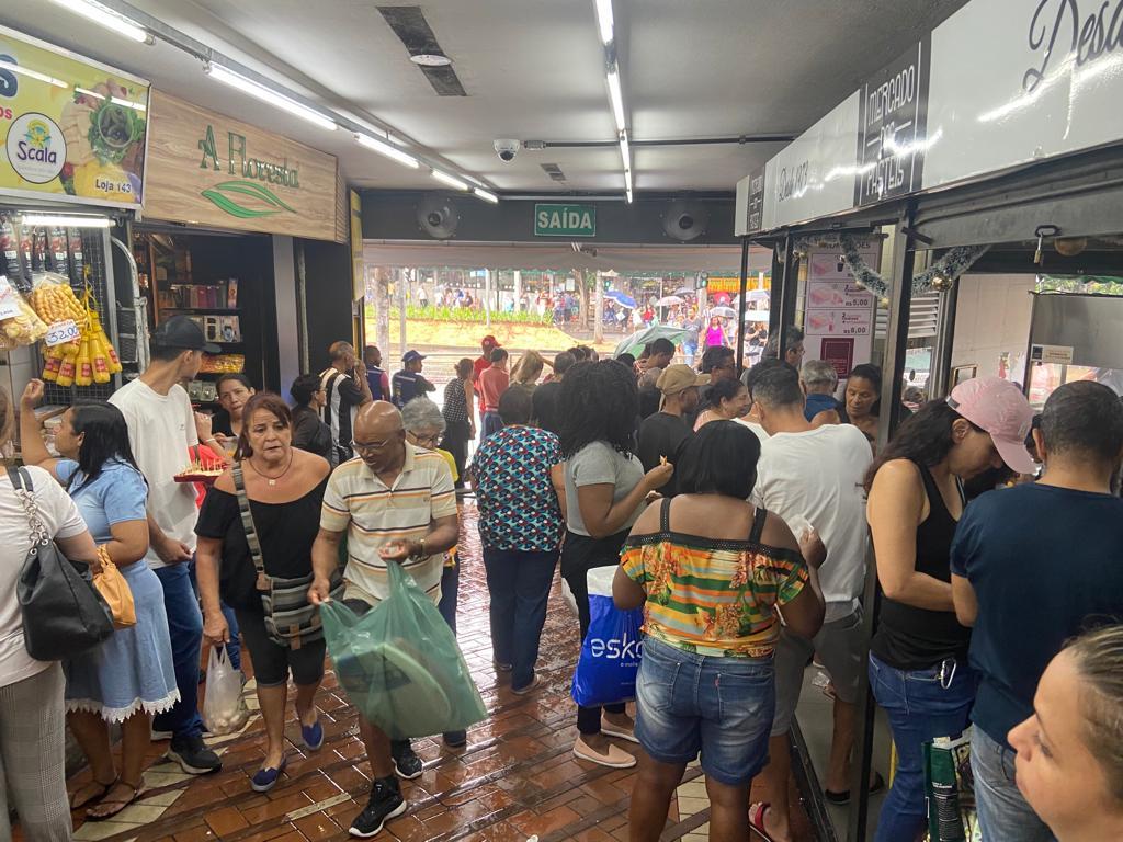 Movimento foi intenso também no Mercado Central de BH. (Fernando Michel / Hoje em Dia)