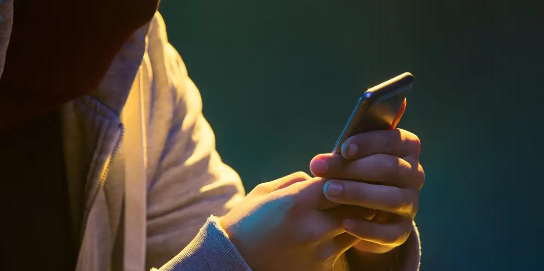 As investigações continuam a partir dos dados e informações reunidos após a apreensão do celular do adolescente (Feepik)