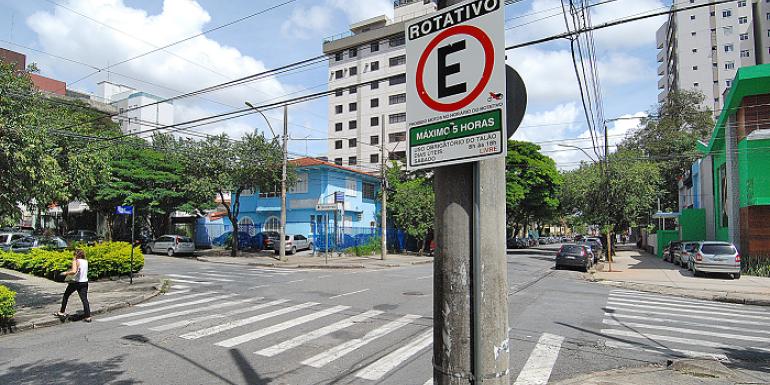 Estacionar no sistema do Rotativo Digital custa R$ 4,95, em crédito digital, que pode ser utilizado em qualquer dos tempos regulamentados (1h, 2h, 5h ou 12h) (Divulgação / PBH)