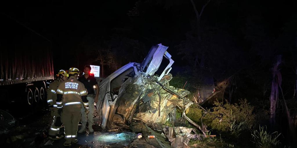 BR-116 foi a rodovia com mais acidentes em Minas no fim do ano (Corpo de Bombeiros / Divulgação)