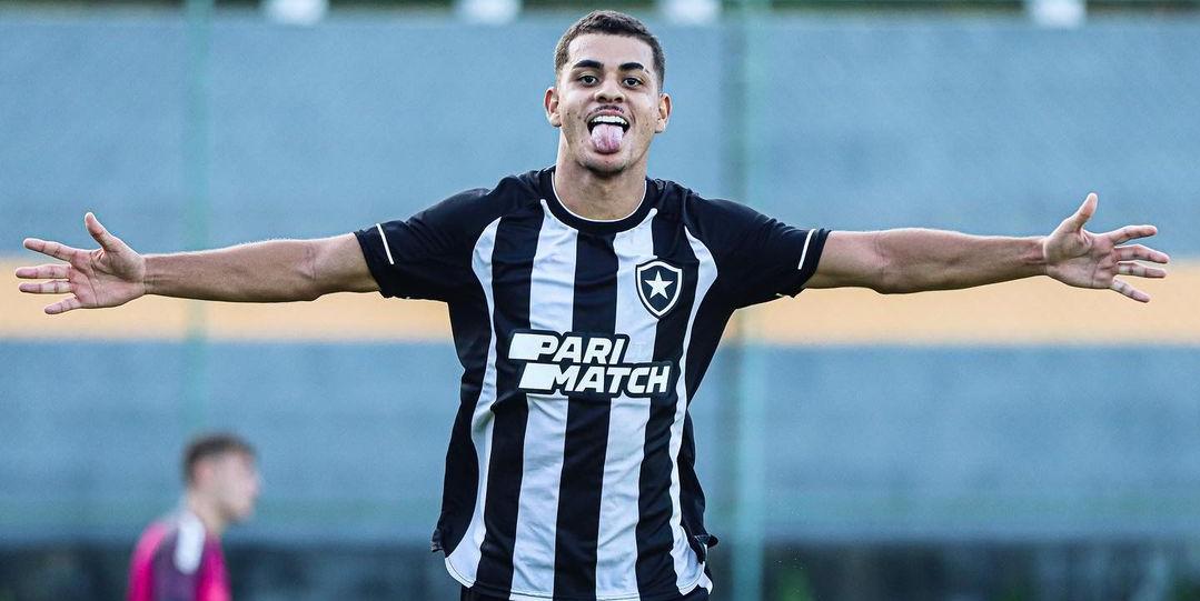 Sapata iniciou a carreira em Taubaté e foi contratado pelo Botafogo em 2023 (Reprodução / Instagram Sapata)
