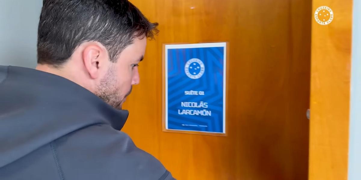 Larcamón iniciará a trajetória à frente do Cruzeiro no Campeonato Mineiro (Reprodução / Youtube Oficial Cruzeiro)