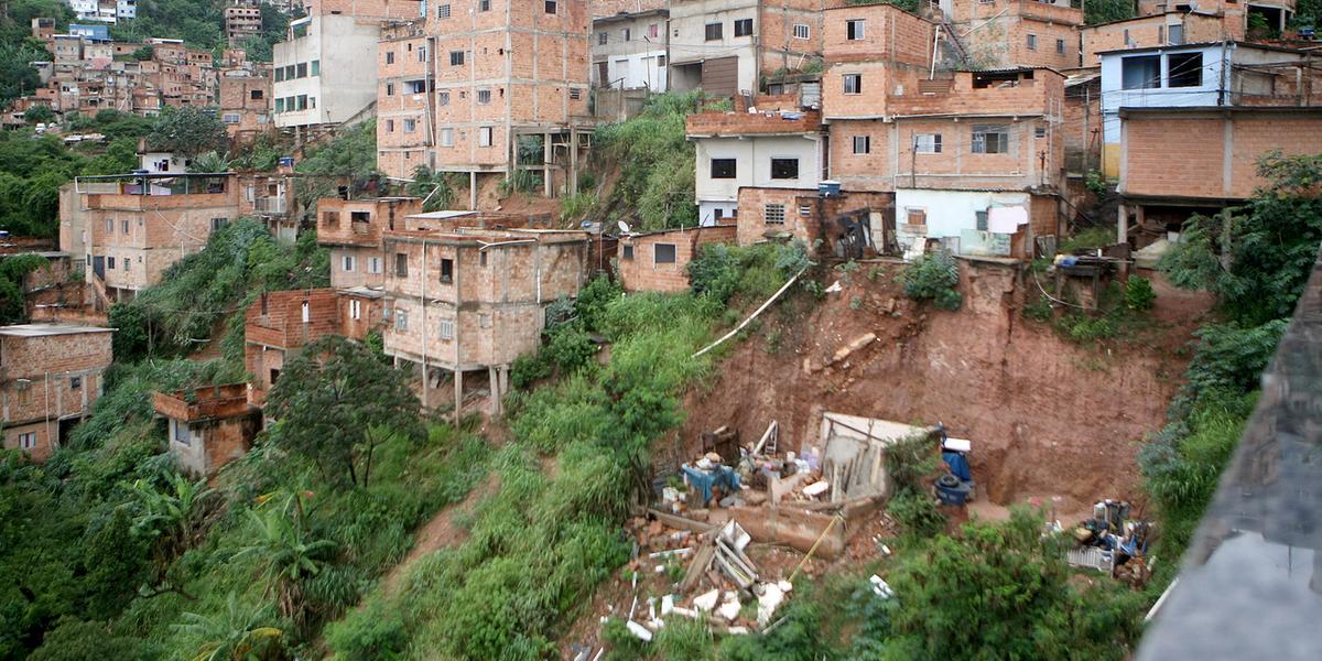 Região Centro-Sul de BH está em alerta vermelho para deslizamentos e desmoronamentos  (Maurício Vieira/Hoje em Dia)