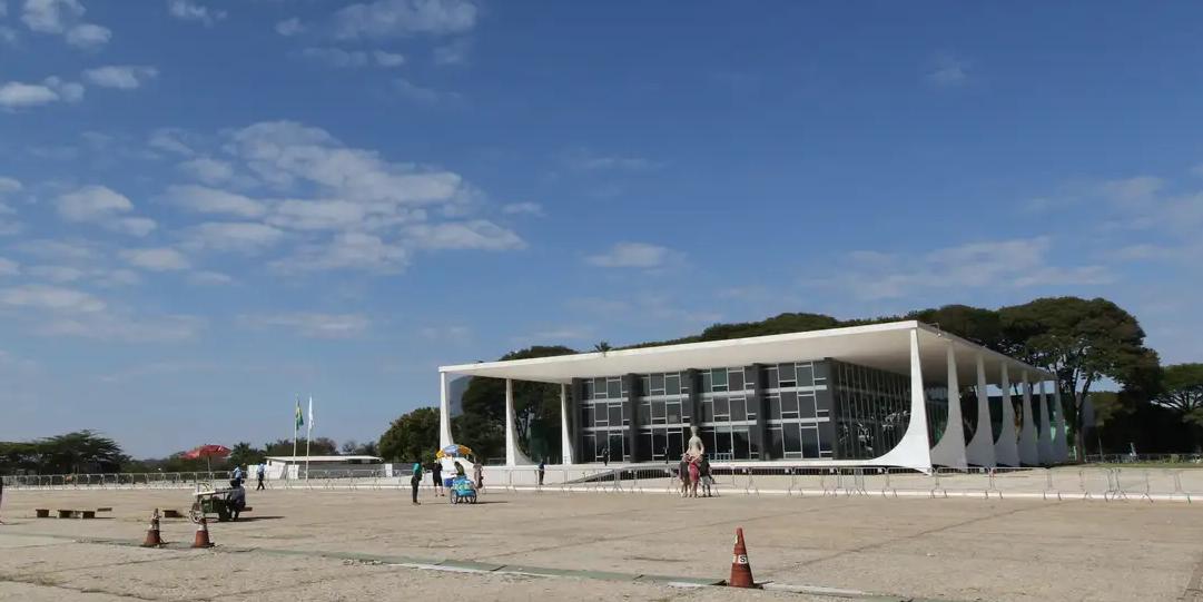 (Fabio Rodrigues Pozzebom)