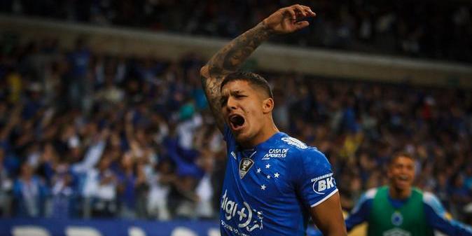 Romero assina contrato com o Cruzeiro até o fim de 2025 (Vinnicius Silva/Cruzeiro)