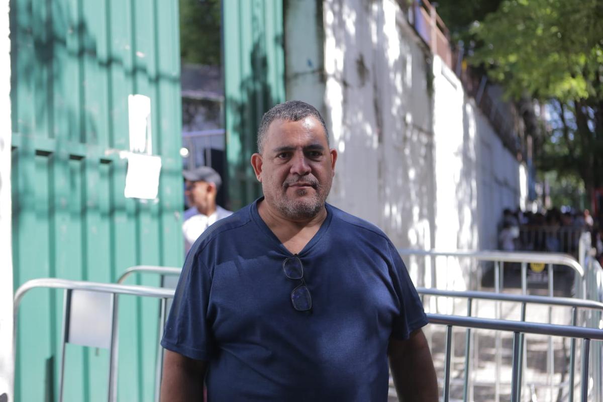 Kléber Ferreira foi o primeiro a chegar na fila. (Fernando Michel / Hoje em Dia)