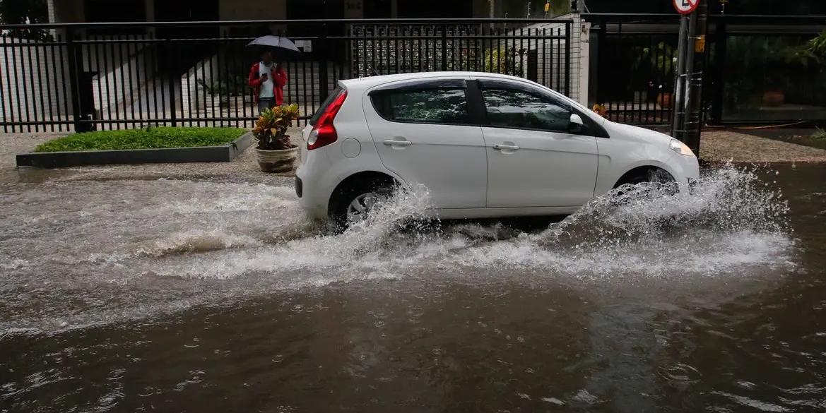 Frente fria traz tempestade, ventania e causa alagamentos no Rio de Janeiro (Fernando Frazão/Agência Brasil)