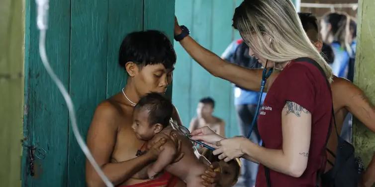 Surucucu (RR) - Deslocamento de equipes da Força Nacional do SUS para atendimento na Terra Indígena Yanomami (Fernando Frazão/Agência Brasil)