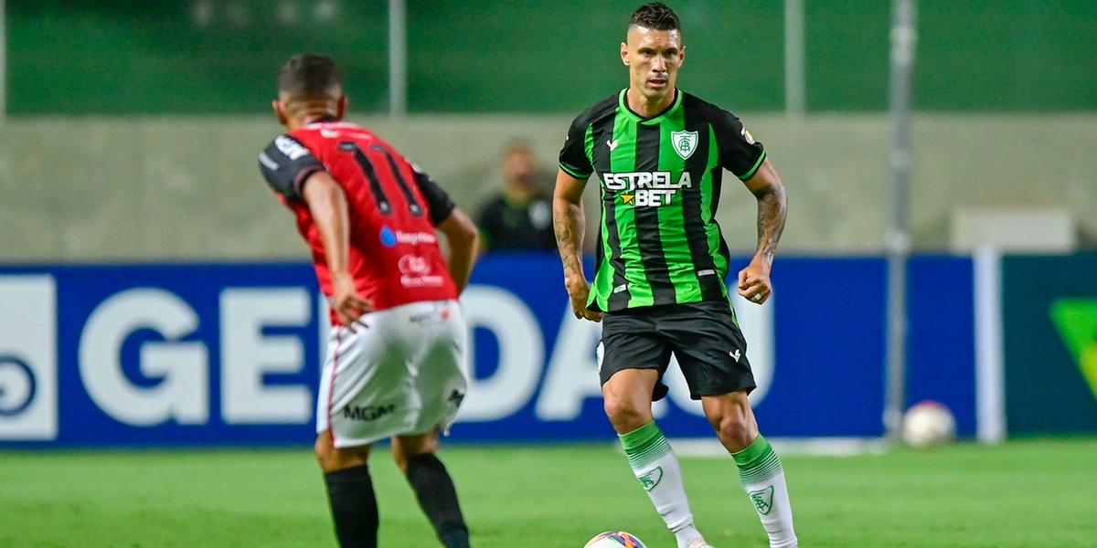 Moisés fez sua reestreia pelo América, clube que o revelou para o futebol (Mourão Panda/ América)