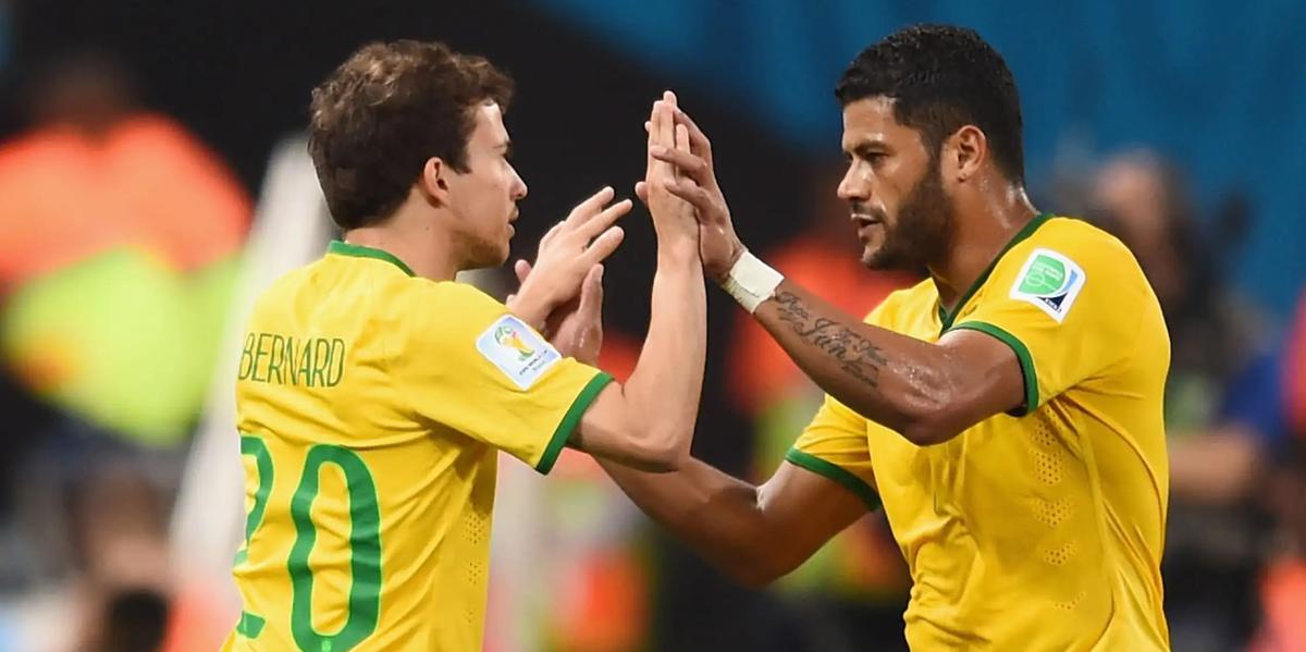 Bernard e Hulk atuaram pela Seleção Brasileira na Copa do Mundo de 2014 (Getty Images)
