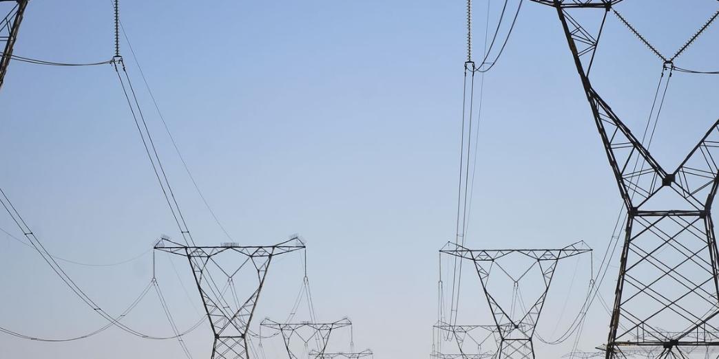 As energias renováveis produzidas pelas usinas eólicas e solares contribuíram para a formação desse cenário mais favorável à exportação do excedente (Marcello Casal Jr / Agência Brasil)
