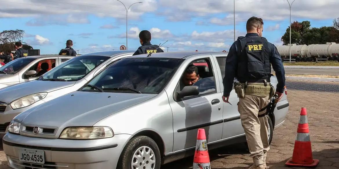 PRF promete várias ações de fiscalização nas rodovias (Antônio Cruz/Agência Brasil)