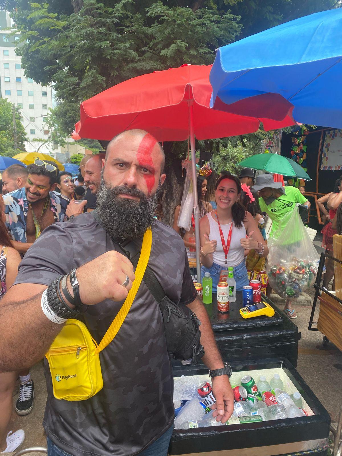 Ambulante André Cadete, de Kratos”, do jogo de videogame “Deus da Guerra” (Bernardo Haddad / Hoje em Dia)
