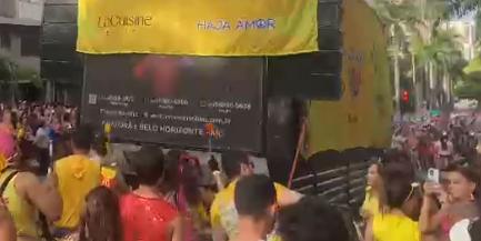 Desfile do Bloco Haja Amor desceu a Avenida Brasil desde a Praça da Liberdade (Bernardo Haddad / Hoje em Dia)