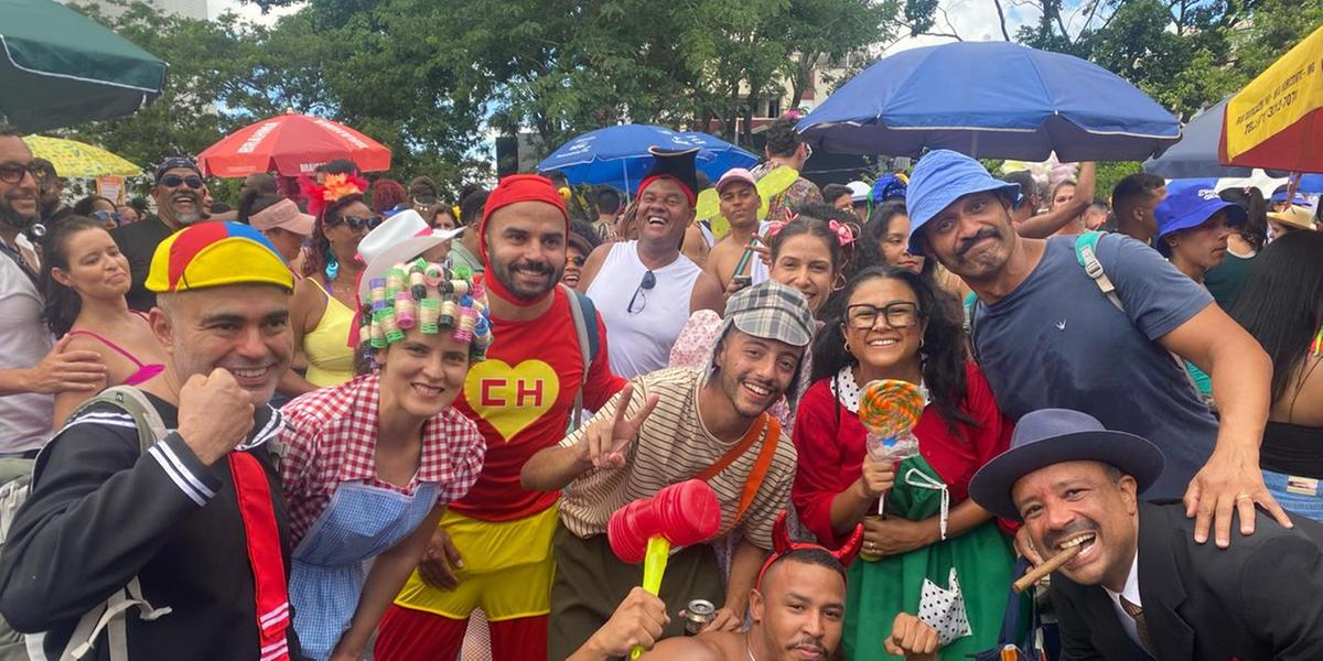Turma do Chaves no Baianeros (Bernardo Haddad / Hoje em Dia)